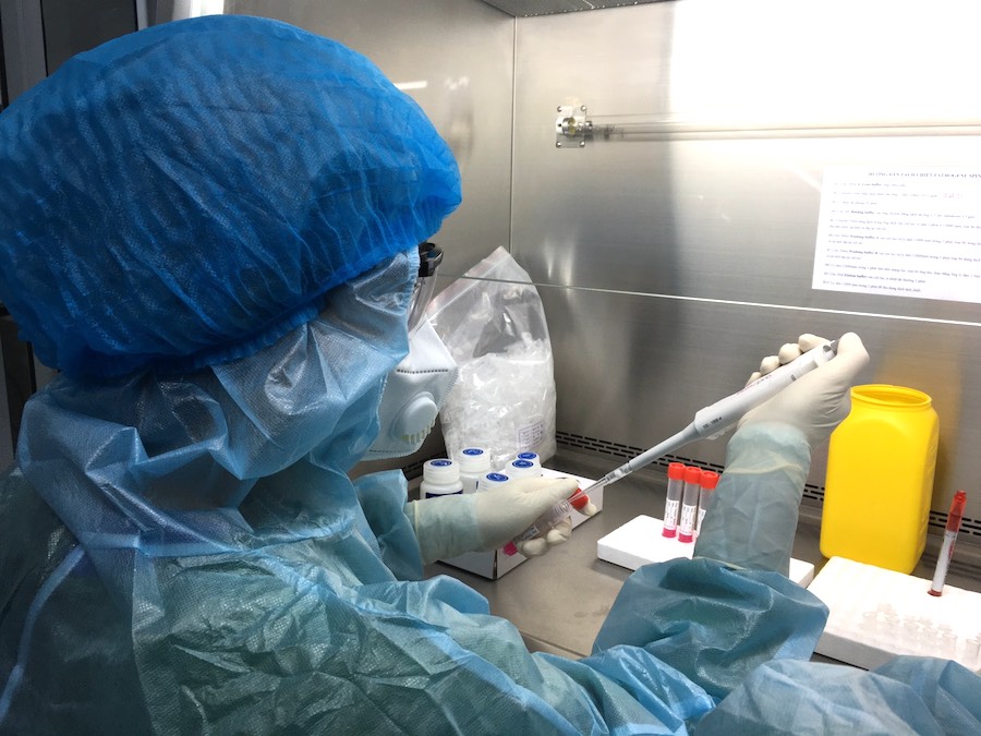 Xét nghiệm sàng lọc Covid-19 bằng phương pháp Real-tim PCR tại Bệnh viện Đa khoa Đức Minh, Tp. Hà Giang.  
