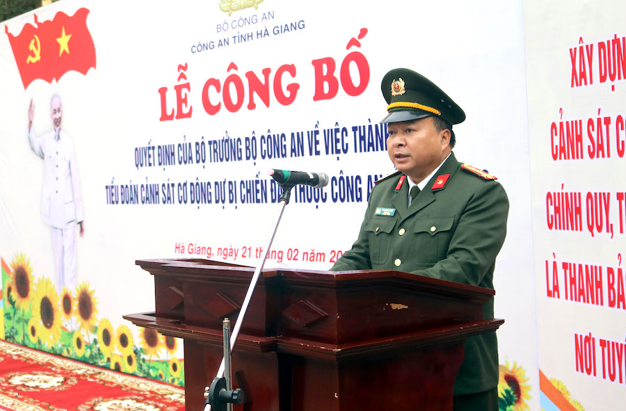 Đại tá Phan Huy Ngọc, Giám đốc Công an tỉnh phát biểu tại buổi lễ.