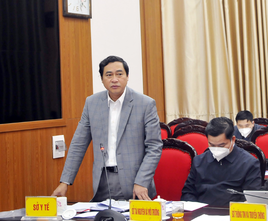 Quyền Giám đốc Sở Y tế Nguyễn Văn Giao đề nghị thành phố Hà Giang tập trung rà soát, tiêm vắc-xin phòng Covid-19 cho các đối tượng có nguy cơ cao.
