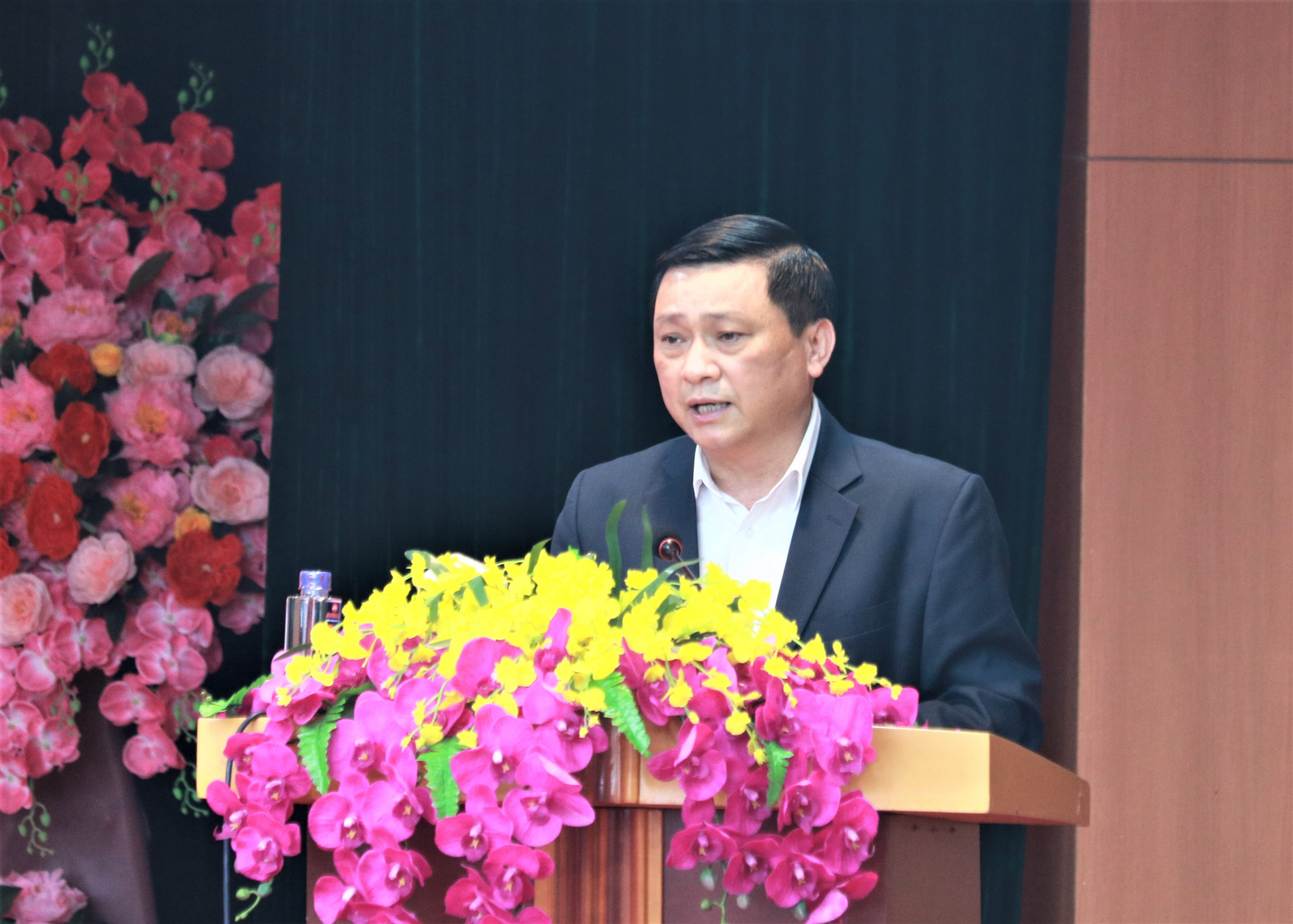 Trưởng Ban Tổ chức Tỉnh ủy Nguyễn Minh Tiến đề nghị Đảng ủy Công ty đặc biệt quan tâm công tác phát triển đảng viên trong doanh nghiệp, phấn đấu nâng tỷ lệ đảng viên trong toàn Đảng bộ lên 75% trong nhiệm kỳ 2020 – 2025.