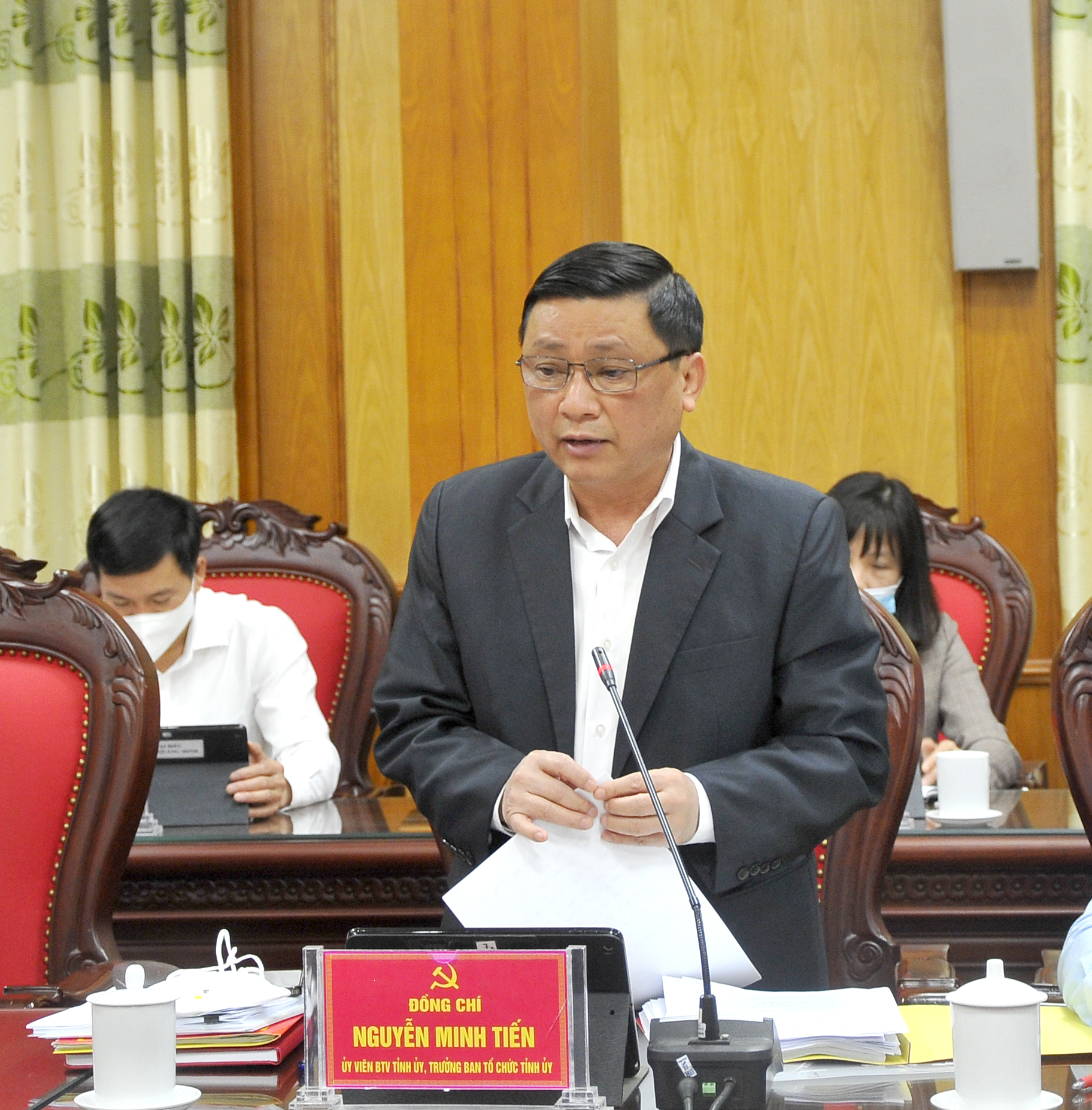 Trưởng Ban Tổ chức Tỉnh ủy Nguyễn Minh Tiến đề nghị cần có định hướng cụ thể để có thể hoàn thành mục tiêu xây dựng huyện đạt chuẩn NTM.