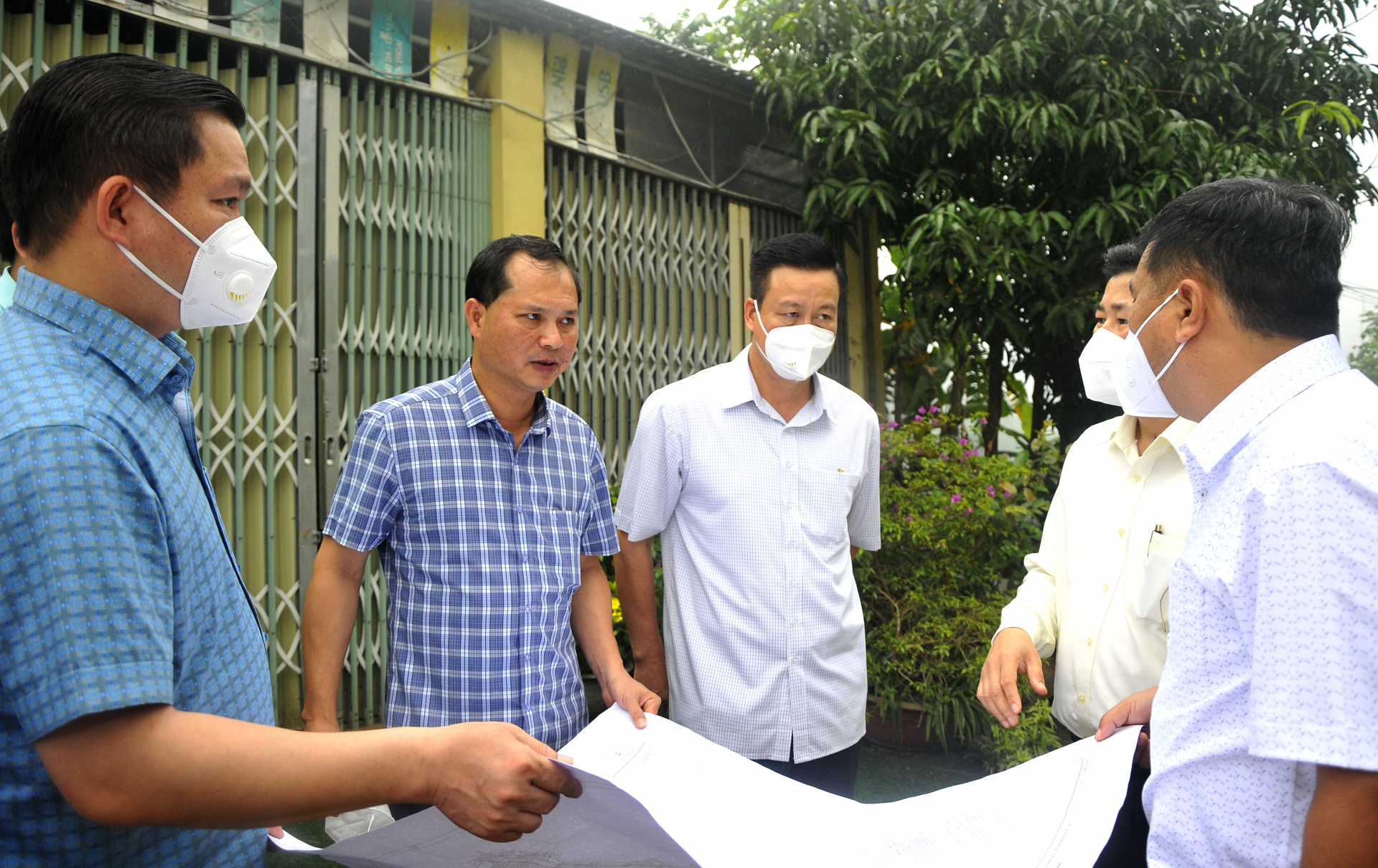 Chủ tịch UBND tỉnh Nguyễn Văn Sơn kiểm tra công tác quản lý đất đai thuộc khu vực phường Quang Trung, thành phố Hà Giang.