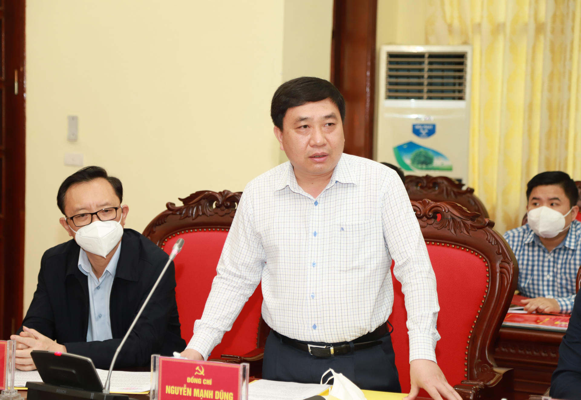 Phó Bí thư Tỉnh ủy Nguyễn Mạnh Dũng tham gia thảo luận