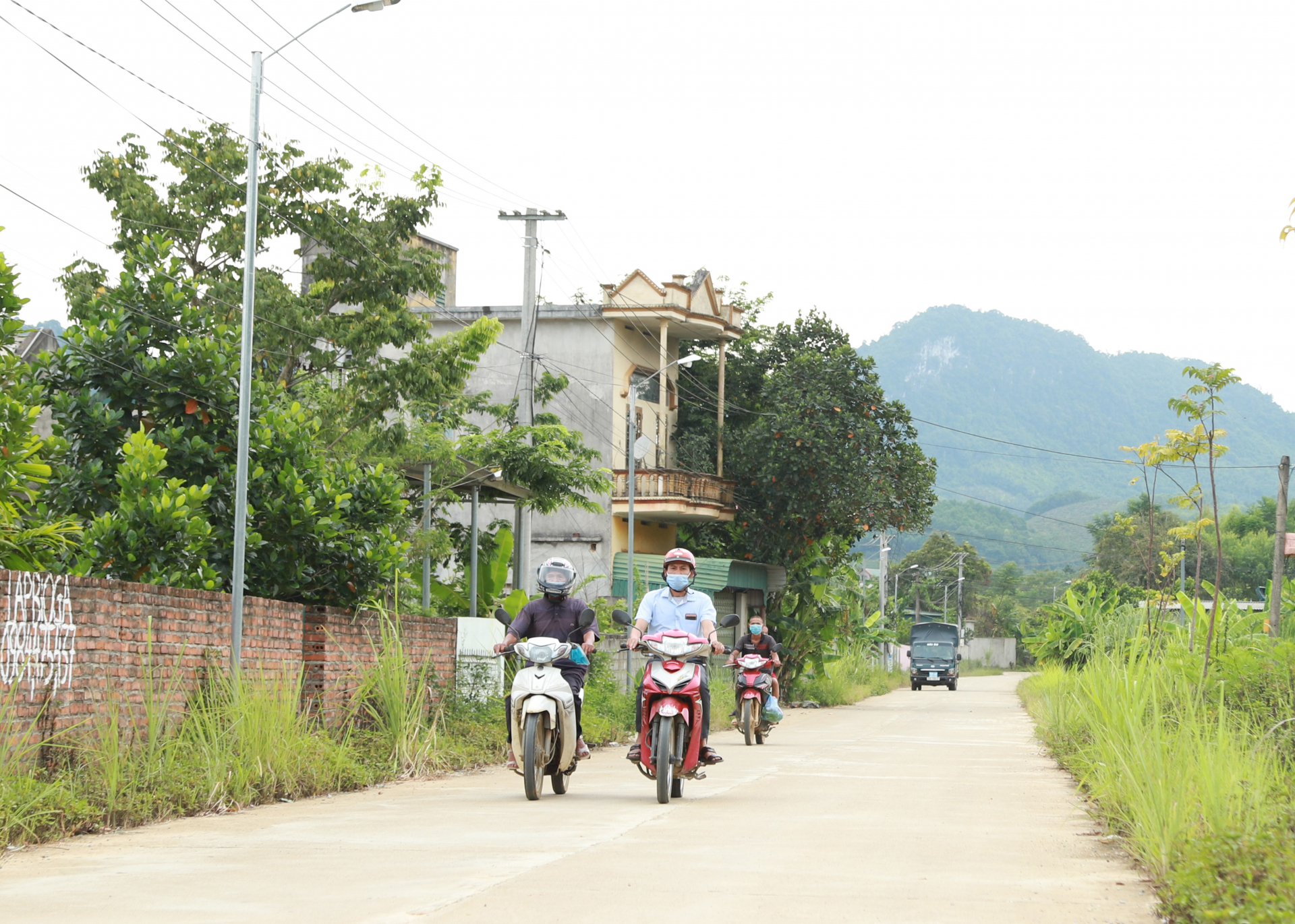 Tuyến đường giao thông nông thôn sạch đẹp nối thôn An Tiến – Bó Loỏng – An Bình của xã Hùng An (Bắc Quang)