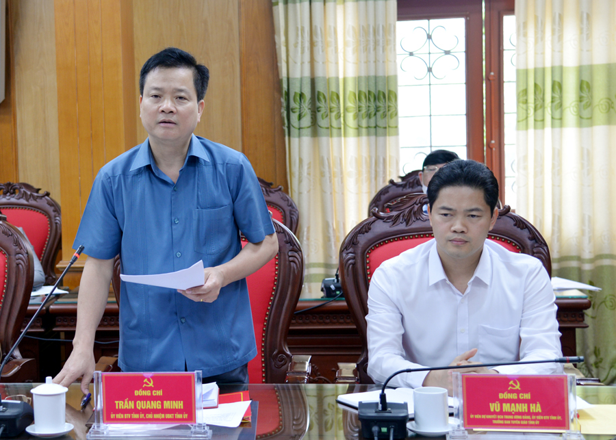 Chủ nhiệm UBKT Tỉnh ủy Trần Quang Minh, Trưởng Đoàn công tác theo dõi, chỉ đạo Đảng bộ huyện Bắc Quang phát biểu tại buổi làm việc.