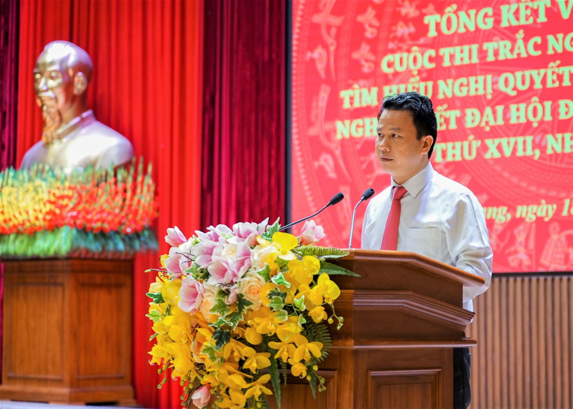 Bí thư Tỉnh ủy Đặng Quốc Khánh phát biểu tại buổi lễ.