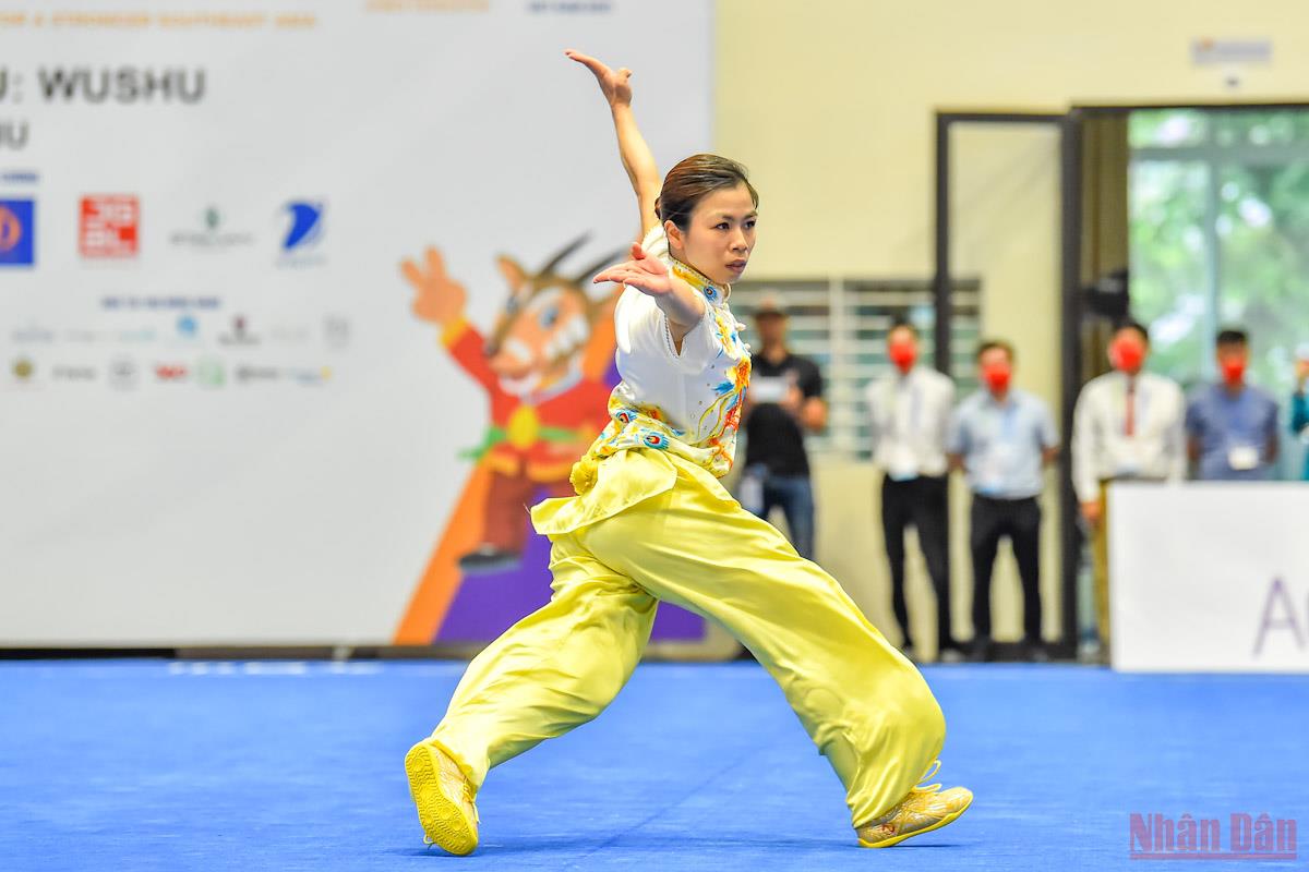 Hoàng Thị Phương Giang là võ sĩ hoàn thành tốt nhất bài biểu diễn ở nội dung trường quyền biểu diễn dành cho nữ.