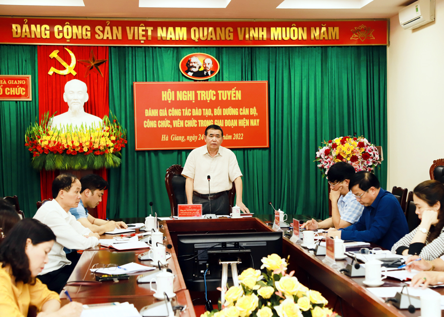 Phó Trưởng ban Thường trực Ban Tổ chức Tỉnh ủy Nguyễn Văn Tuệ kết luận hội nghị