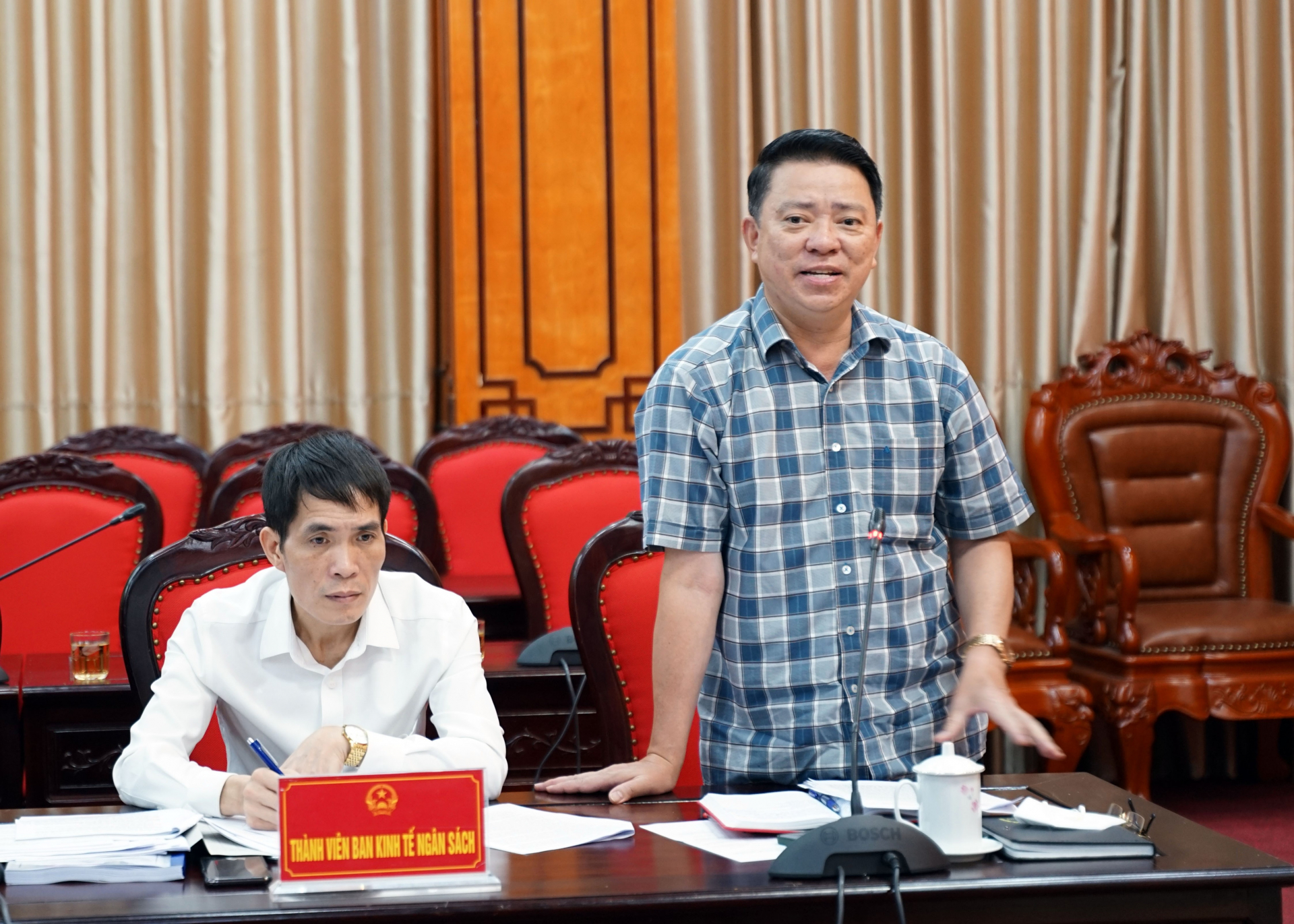Trưởng Ban Dân vận Tỉnh ủy Trần Mạnh Lợi phát biểu tại cuộc họp.