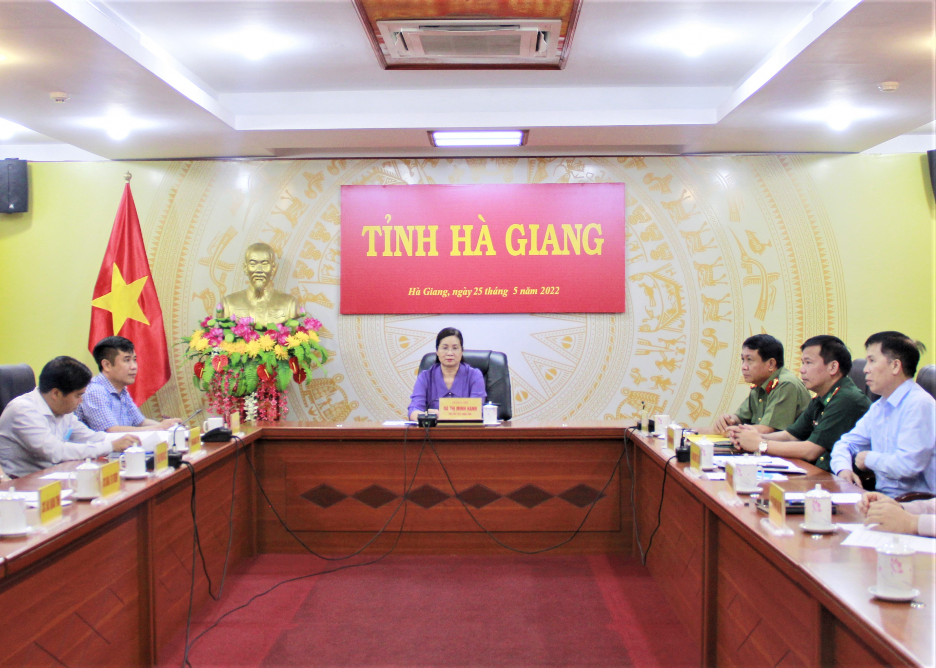 Phó Chủ tich UBND tỉnh Hà Thị Minh Hạnh và các đại biểu dự hội nghị tại điểm cầu tỉnh.