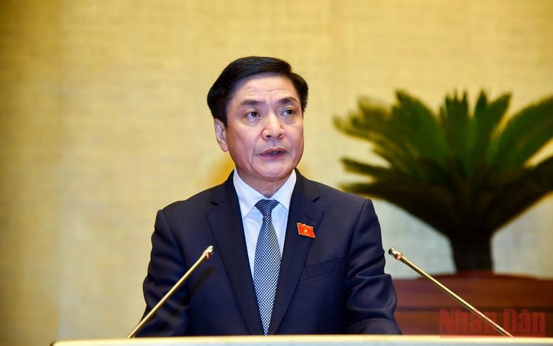 Tổng Thư ký Quốc hội Bùi Văn Cường trình bày Tờ trình về dự kiến Chương trình giám sát của Quốc hội năm 2023.