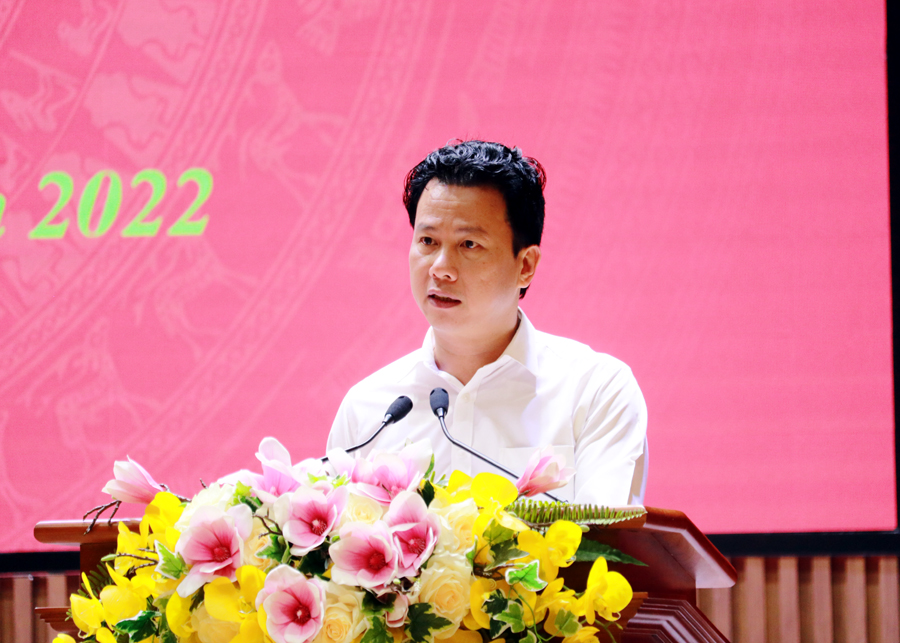 Bí thư Tỉnh ủy Đặng Quốc Khánh phát biểu chỉ đạo tại hội nghị.