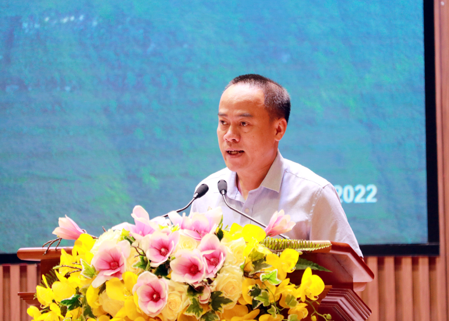 Đại diện đơn vị tư vấn trình bày tóm tắt Quy hoạch tỉnh Hà Giang thời kỳ 2021 – 2030, tầm nhìn đến năm 2050.