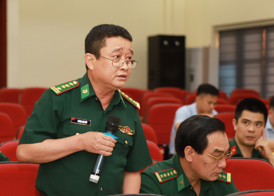 Lãnh đạo Bộ chỉ huy Bộ đội Biên phòng tỉnh tham gia ý kiến