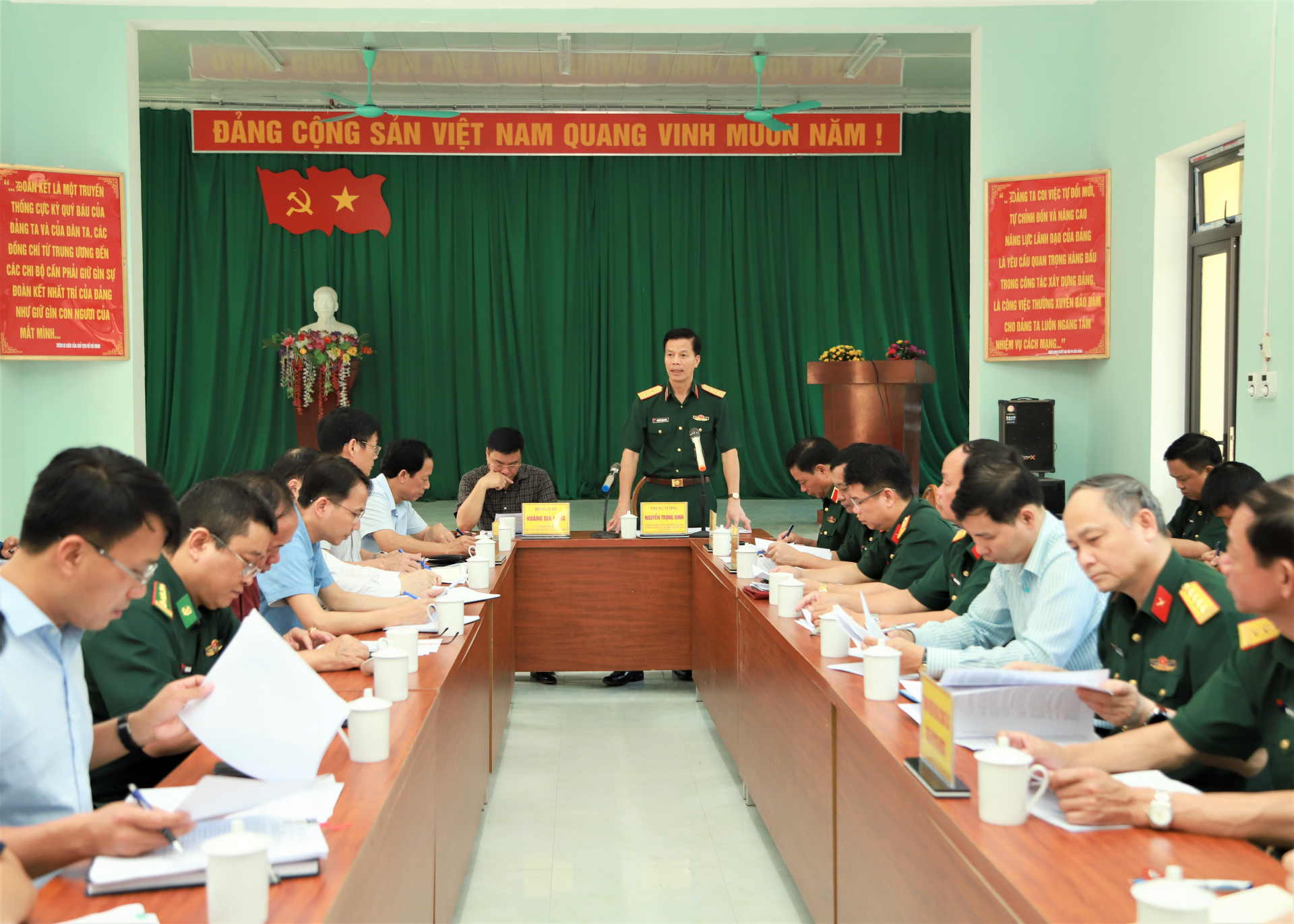 Phó Tham mưu trưởng QĐND Việt Nam Nguyễn Trọng Bình phát biểu kết luận buổi làm việc