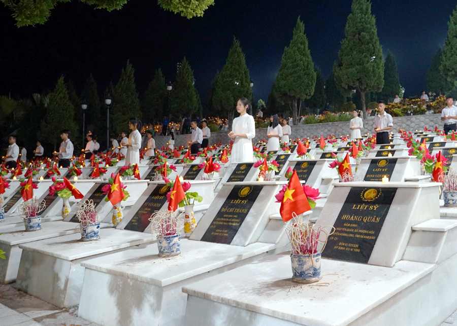 Nghĩa trang Liệt sỹ Quốc gia Vị Xuyên hiện là nơi an nghỉ của 1.864 phần mộ liệt sỹ và 1 mộ tập thể