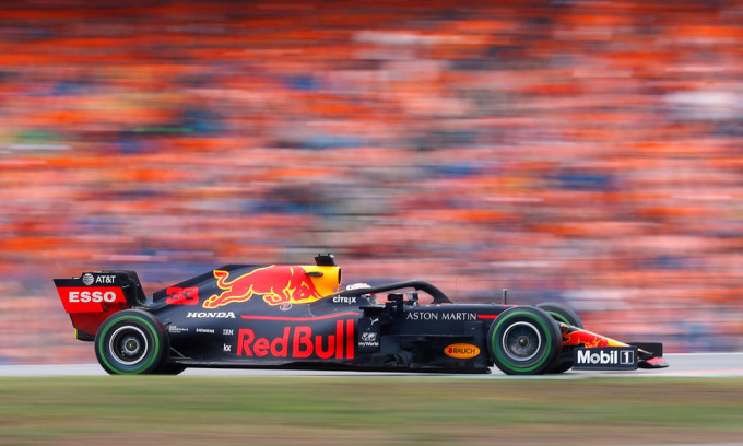 Xe đua F1 thuộc đội Red Bull và do Max Verstappen cầm lái, mùa giải 2019. 