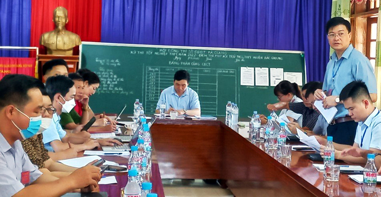Đoàn công tác làm việc với BCĐ thi huyện Bắc Quang