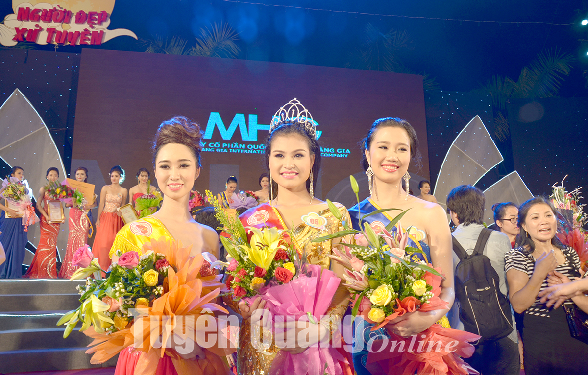 Đêm chung kết Cuộc thi Người đẹp xứ Tuyên năm 2014.