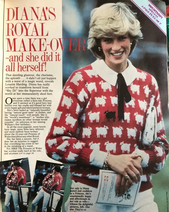Công nương Diana diện áo len hình cừu khi cùng hoàng tử Charles tới một sự kiện năm 1983.