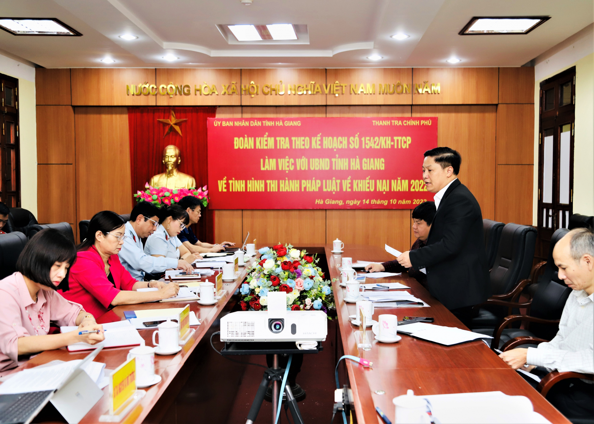 Phó vụ trưởng Vụ Pháp chế Nguyễn Văn Tuấn phát biểu tại buổi làm việc