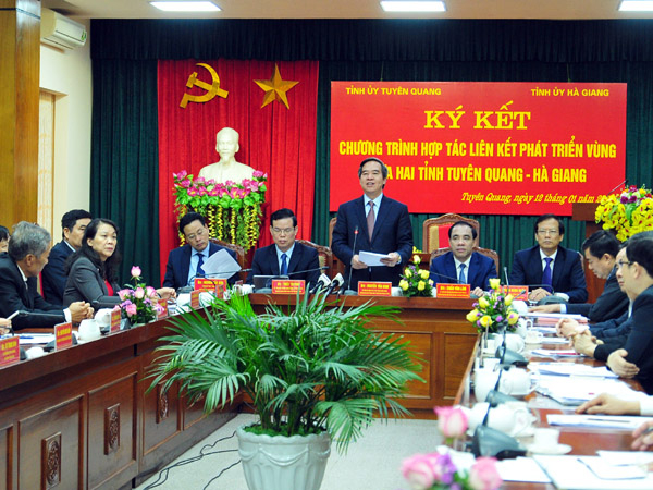 Hai tỉnh Hà Giang  và Tuyên Quang ký kết Chương trình hợp tác liên kết phát triển vùng