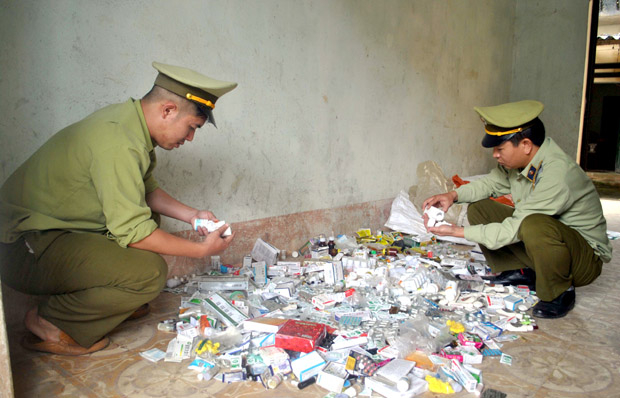 Đội QLTT huyện Đồng Văn thu giữ trên 50 kg thuốc tân dược không có hóa đơn, chứng từ hợp pháp