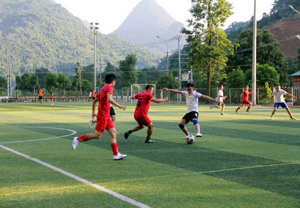Giao lưu bóng đá giữa Chi đoàn Báo Hà Giang và Chi đoàn Báo Tuyên Quang