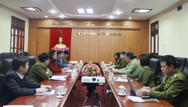 Phó Chủ tịch UBND tỉnh Hà Thị Minh Hạnh làm việc với đoàn công tác Tổng cục Quản lý thị trường