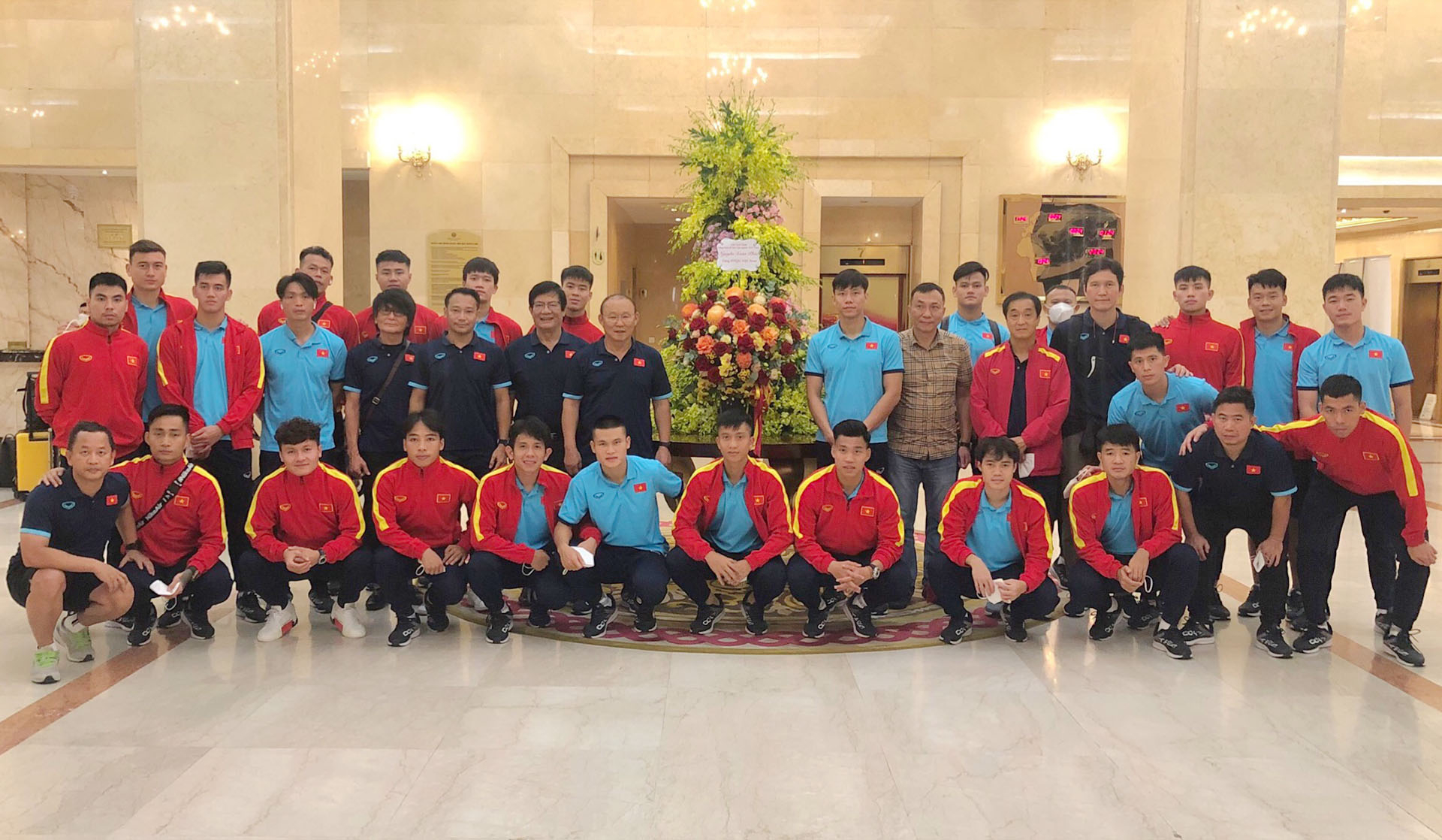 Đội tuyển Việt Nam có mặt tại khách sạn ở Hà Nội đêm 3/9.