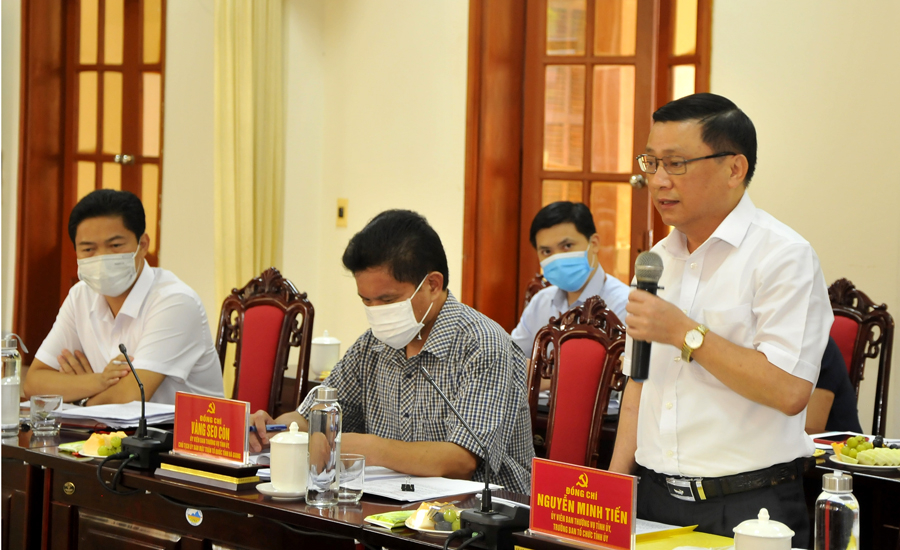 Trưởng Ban Tổ chức Tỉnh ủy Nguyễn Minh Tiến đề nghị Sở KH&ĐT nâng cao chất lượng sinh hoạt chi bộ và đánh giá cán bộ hàng năm. 