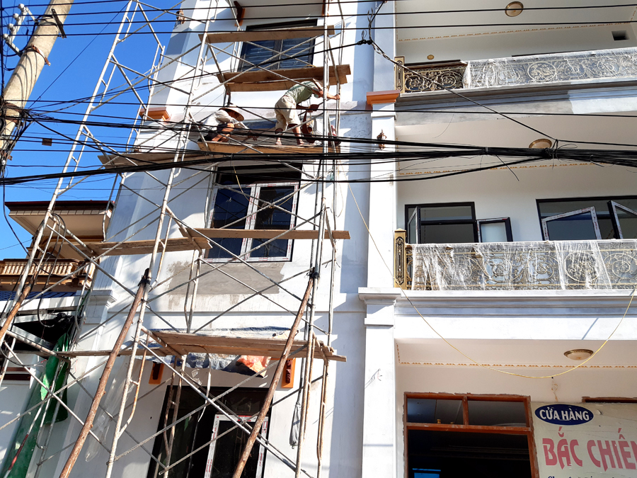 Gia cố hệ thống giàn giáo công trình xây dựng dân dụng tại phường Ngọc Hà (thành phố Hà Giang). 