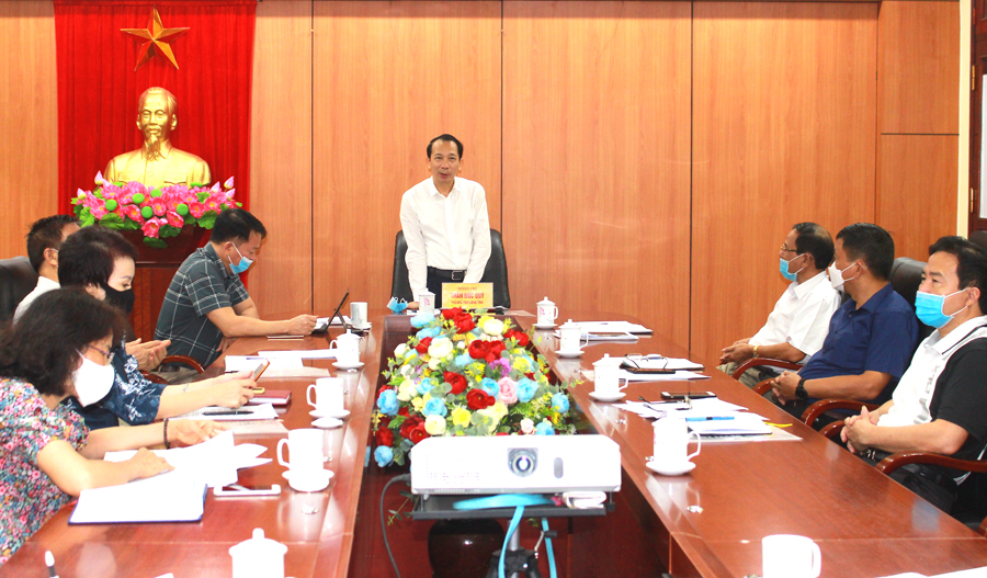 Đồng chí Trần Đức Quý, Phó Chủ tịch UBND tỉnh, Trưởng BTC giải thưởng kết luận cuộc họp.