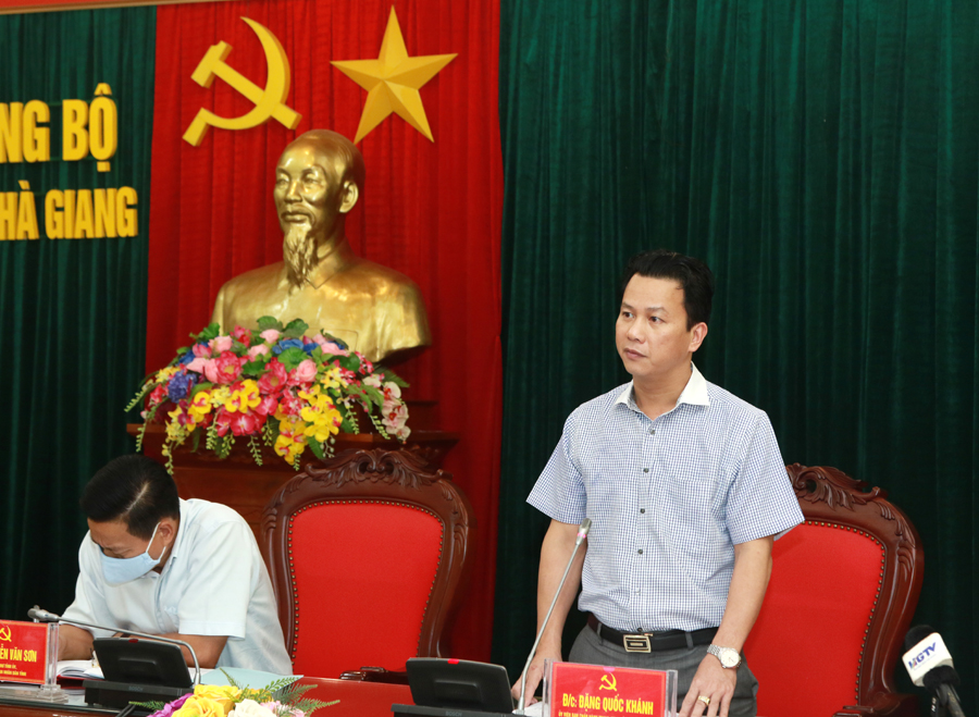 Bí thư Tỉnh ủy Đặng Quốc Khánh phát biểu kết luận cuộc họp
