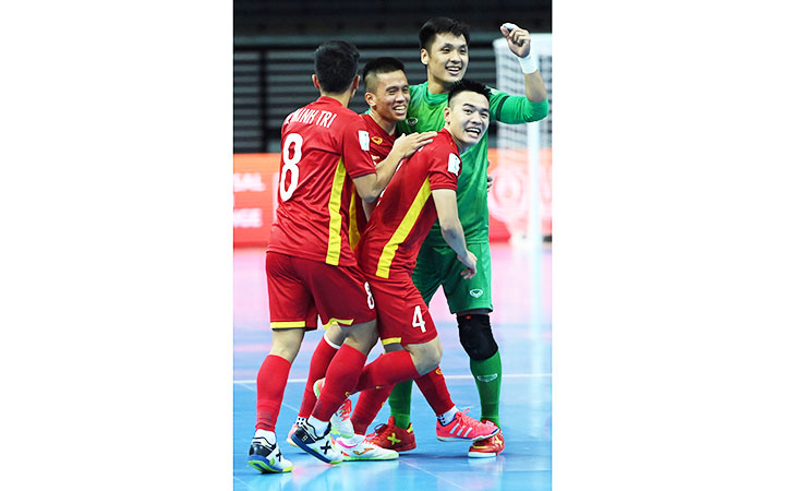 Niềm vui của đội tuyển futsal Việt Nam lần thứ hai vào vòng 1/8.