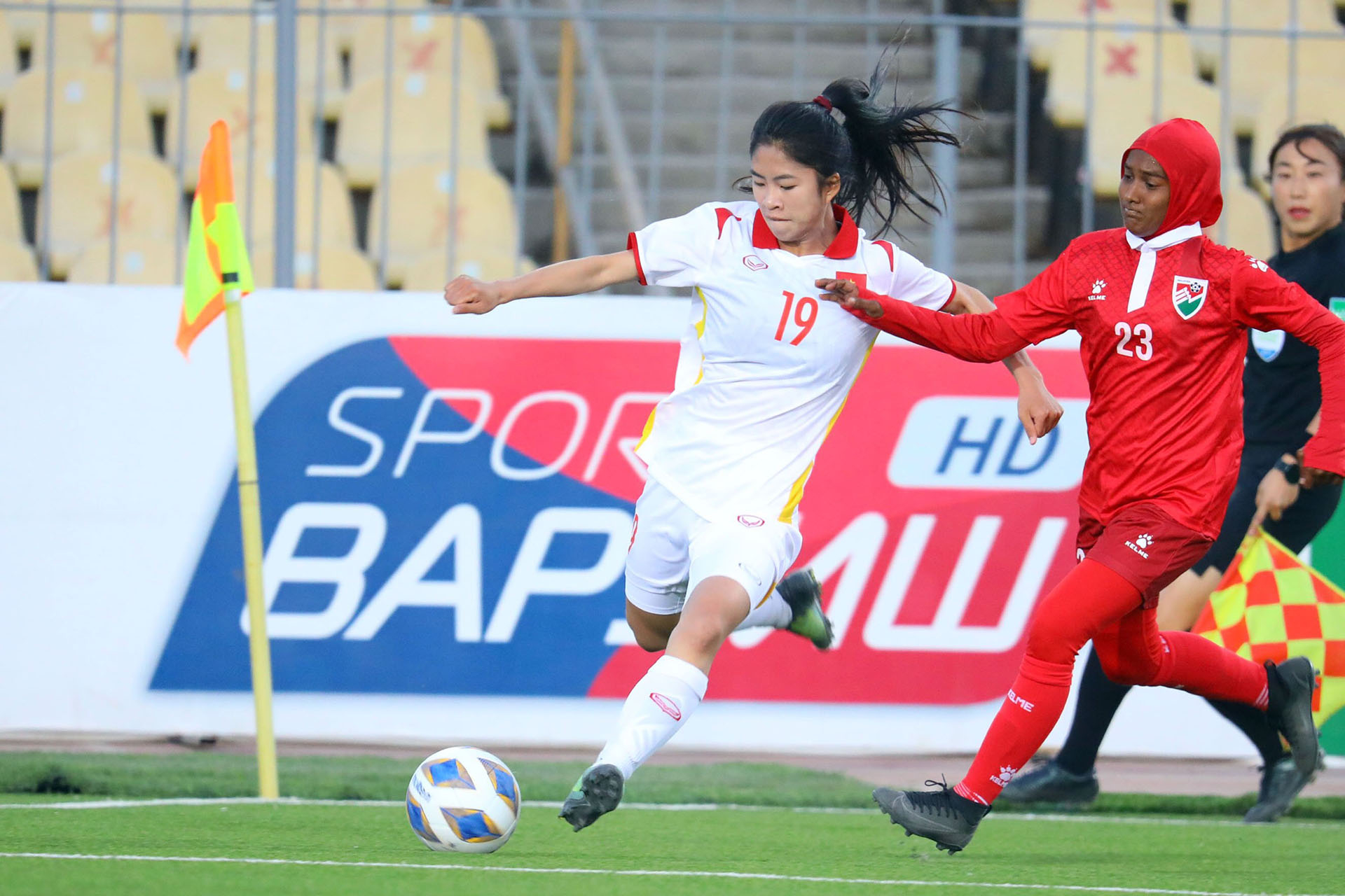 Thanh Nhã (19) ghi bàn mở tỷ số cho đội tuyển nữ Việt Nam.