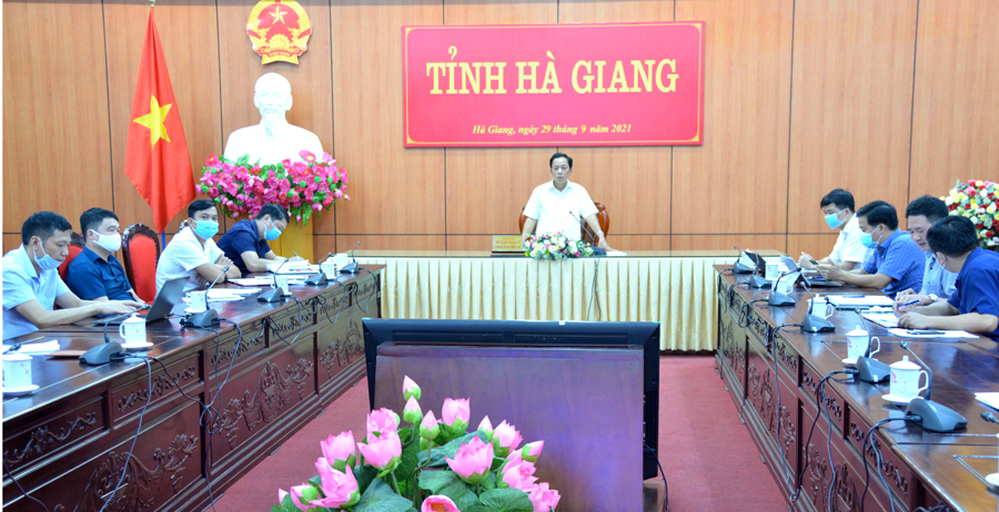 Giám đốc Sở Nông nghiệp – PTNT Hoàng Hải Lý chủ trì tại điểm cầu của tỉnh.