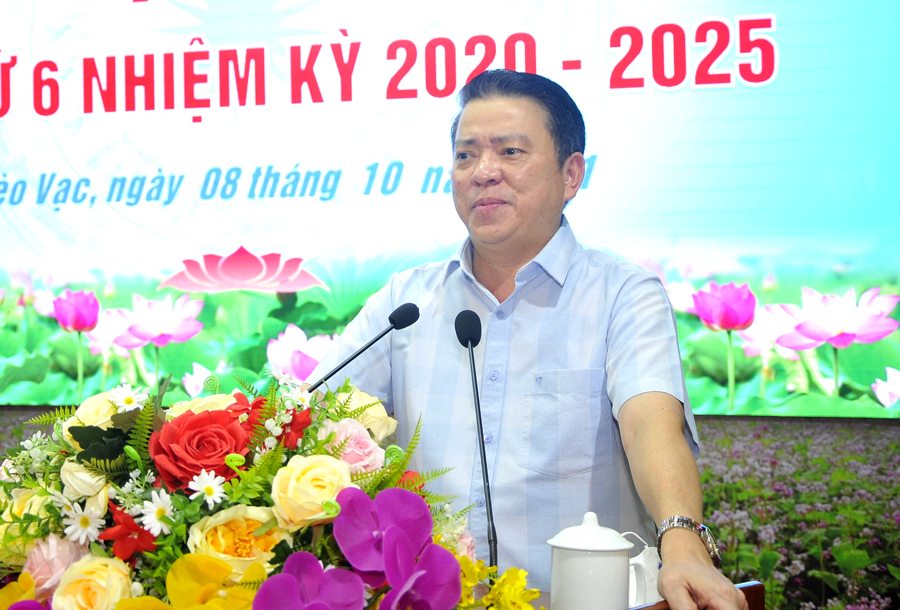 Trưởng Ban Dân vận Tỉnh ủy Trần Mạnh Lợi phát biểu tại hội nghị.