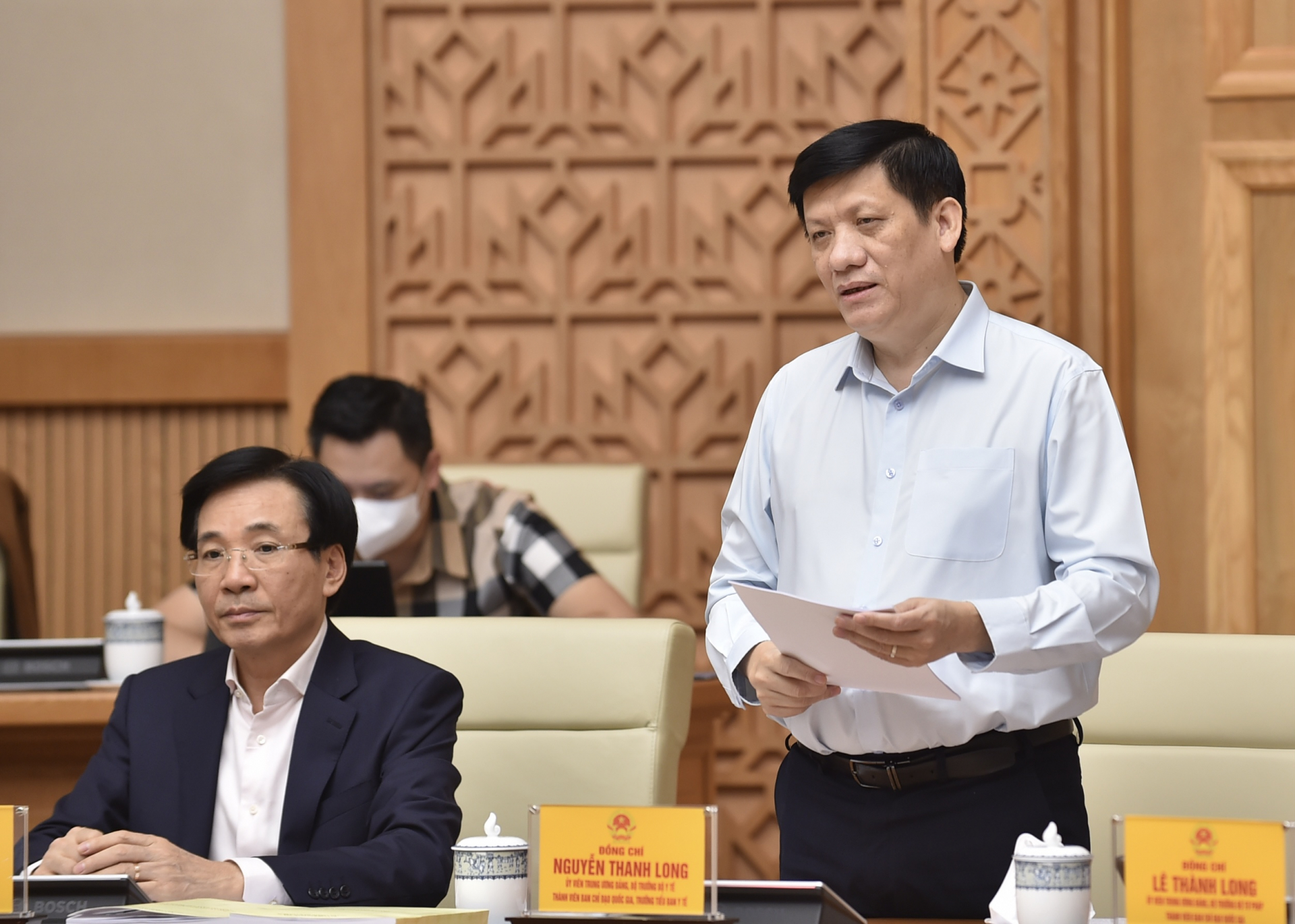 Bộ trưởng Nguyễn Thanh Long: Với kinh nghiệm bước đầu được đúc kết từ thực tiễn phòng chống dịch; năng lực ứng phó của hệ thống y tế ngày một nâng lên. 