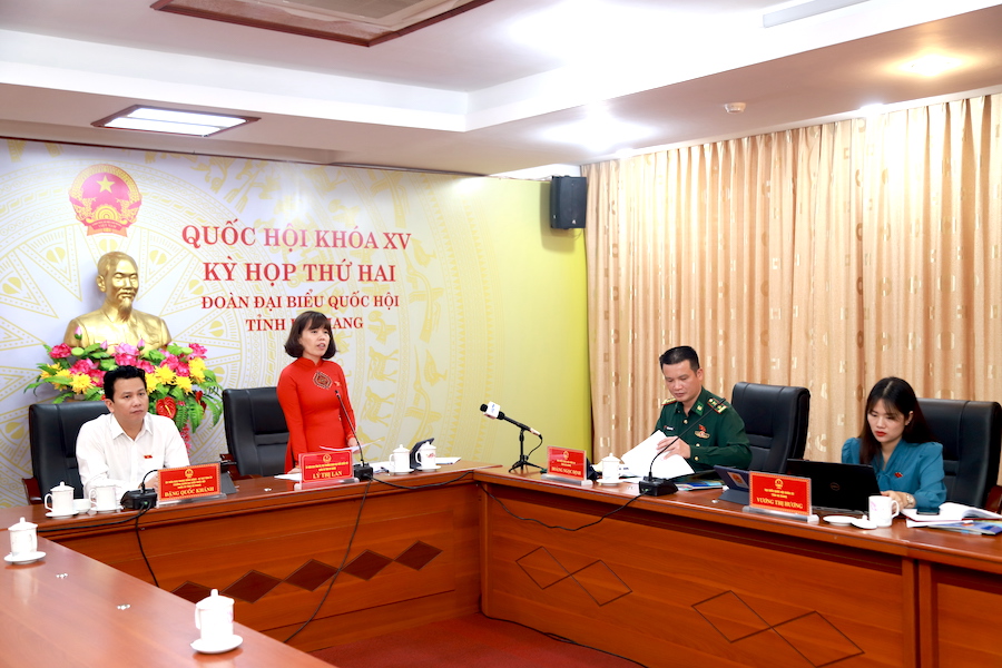 Thảo luận tổ tại Đoàn ĐBQH khóa XV đơn vị tỉnh Hà Giang