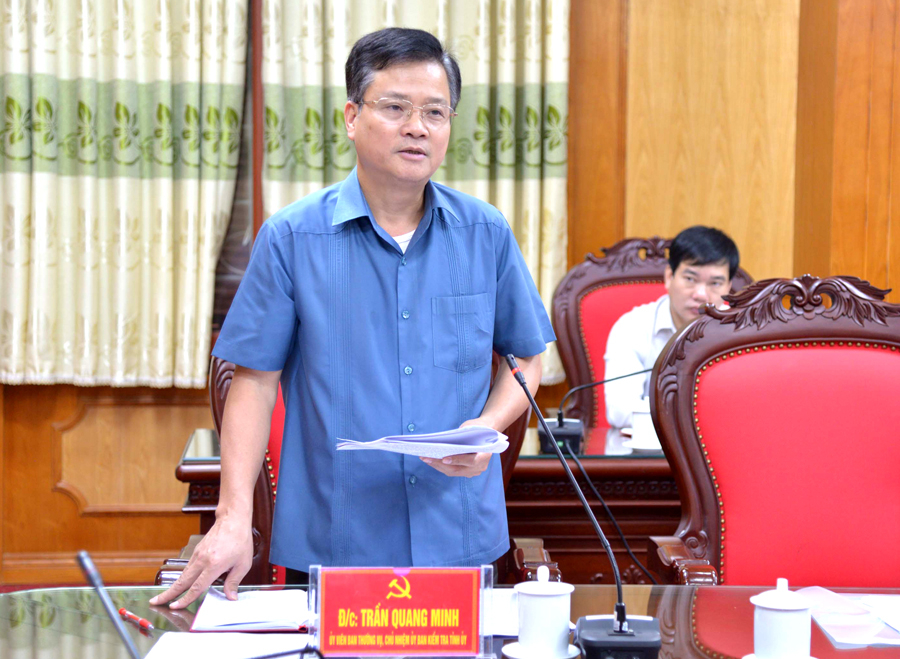 Chủ nhiệm UBKT Tỉnh ủy Trần Quang Minh phát biểu tại cuộc họp.
