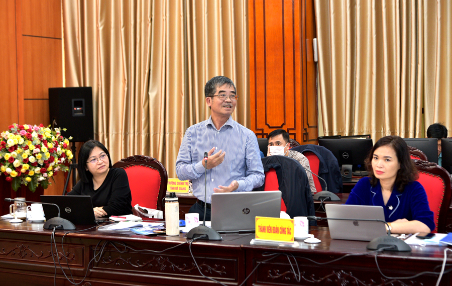 Đại diện đoàn công tác của Học viện Chính trị Quốc gia Hồ Chí Minh thảo luận tại hội thảo.