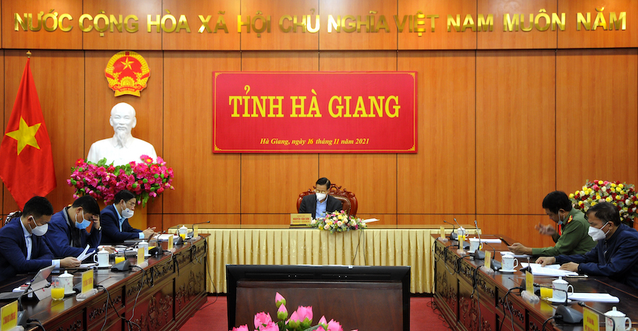 Chủ tịch UBND tỉnh Nguyễn Văn Sơn chủ trì hội thảo tại điểm cầu Hà Giang.