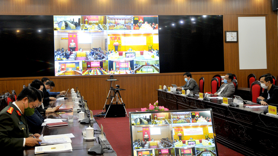 Các đại biểu dự hội nghị trực tuyến tại điểm cầu Hà Giang.