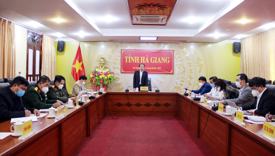 Phó Chủ tịch UBND tỉnh Trần Đức Quý kết luận cuộc họp