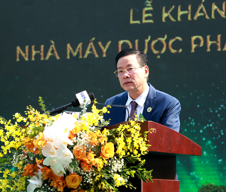 Chủ tịch UBND tỉnh Nguyễn Văn Sơn phát biểu tại Lễ khánh thành Nhà máy dược phẩm Bông Sen Vàng