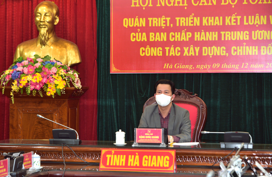 Bí thư Tỉnh ủy Đặng Quốc Khánh chủ trì hội nghị tại điểm cầu của tỉnh.