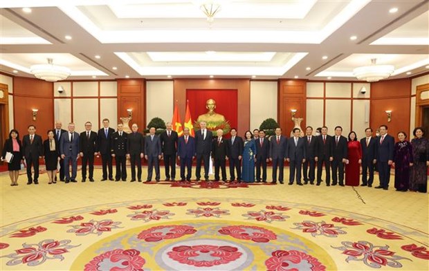 Tổng Bí thư Nguyễn Phú Trọng cùng các đồng chí lãnh đạo Đảng, Nhà nước và các đại biểu tại buổi lễ.