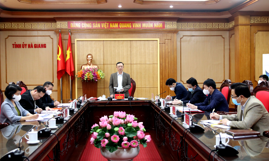 Hội nghị giao ban giữa Thường trực Tỉnh ủy với các Ban xây dựng Đảng Tỉnh ủy, Báo Hà Giang, Trường Chính trị tỉnh.
