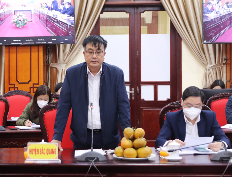 Chủ tịch UBND huyện Bắc Quang Phùng Viết Vinh cho biết, huyện cam kết tạo mọi điều kiện thuận lợi để doanh nghiệp, hợp tác xã bao tiêu sản phẩm cam Sành cho người dân địa phương.